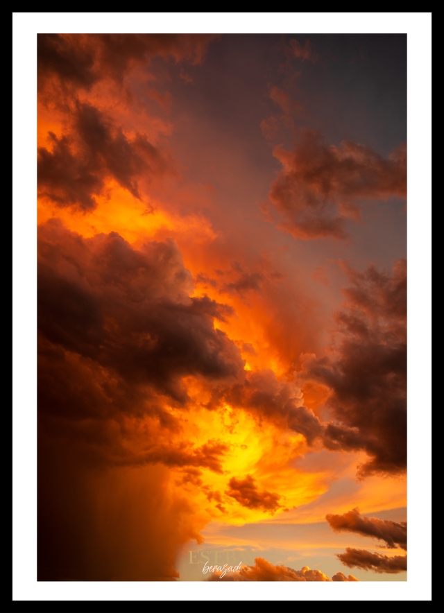 Sol en la tormenta